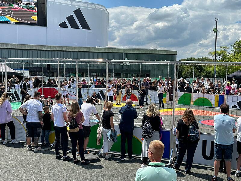 DFB-Torwandschießen in HerzogenaurachDFB-Torwandschießen in Herzogenaurach DFB-Torwandschießen in HerzogenaurachDFB-Torwandschießen in Herzogenaurach