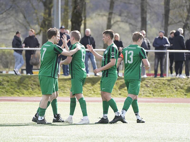 Gut gemacht: Der TSV Neukenroth hat am vergangenen Spieltag den TSV M&ouml;nchr&ouml;den II auf sehr effektive Weise besiegt.
