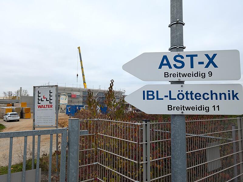 IBL LöttechnikForchheim & Fränkische Schweiz Noch wird fleißig gebaut am Breitweidig 11. Am 15. November feiert die neue Produktionsstätte Richtfest.
