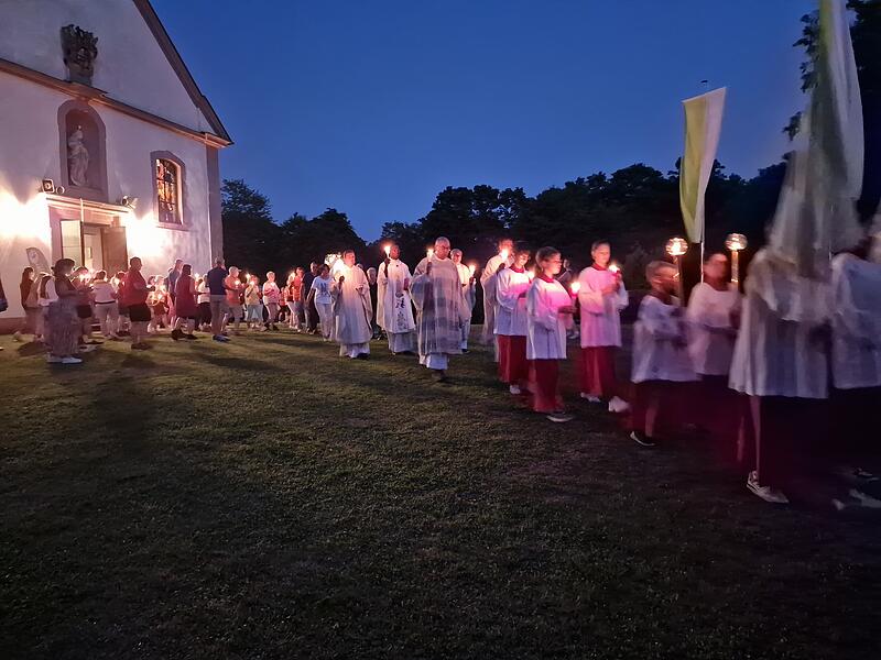 Lichterprozession am Maria Ehrenberg.