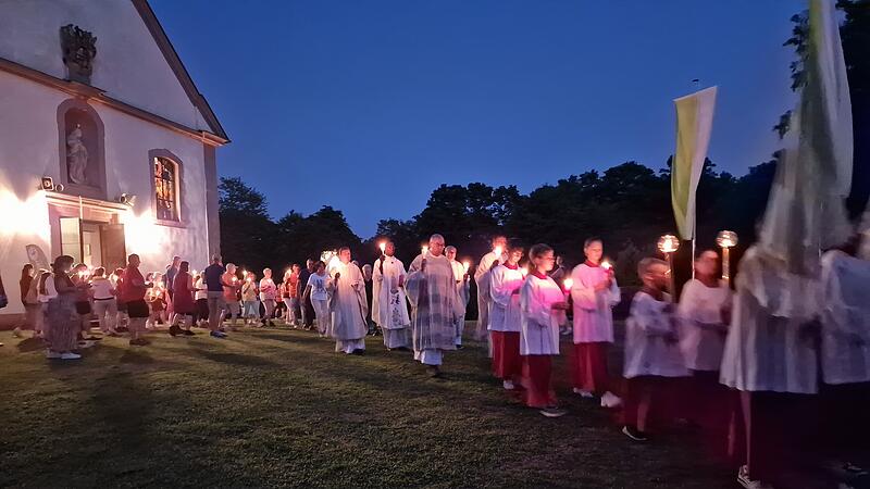 Lichterprozession am Maria Ehrenberg.