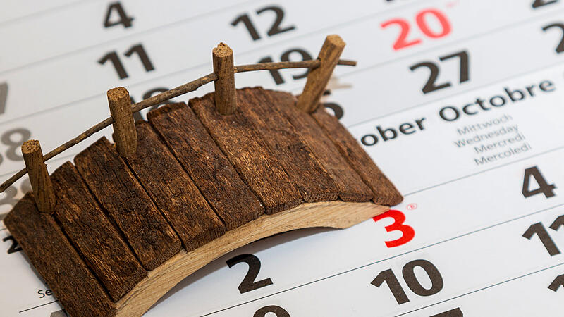 2024 gibt es viele Br&uuml;ckentage, die f&uuml;r verl&auml;ngerte Wochenenden genutzt werden k&ouml;nnen.