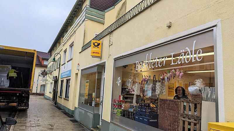 Das ehemalige Hotel mit Dorfl&auml;dle und Poststation, Restaurant, Arztpraxis und Azubi-WG.