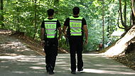 Annafest Forchheim: Sicherheitskräfte im KellerwaldForchheim & Fränkische Schweiz Ab sofort gilt im Kellerwald ein Rauch- und Dampfverbot. Verstöße können teuer werden.