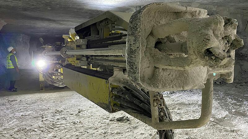 Blick ins Innere des Bergwerks H&uuml;ttenheim der Firma Knauf, in dem Anhydrit abgebaut wird: So &auml;hnlich k&ouml;nnte es bald auch unter der Erde in der Altertheimer Mulde aussehen.