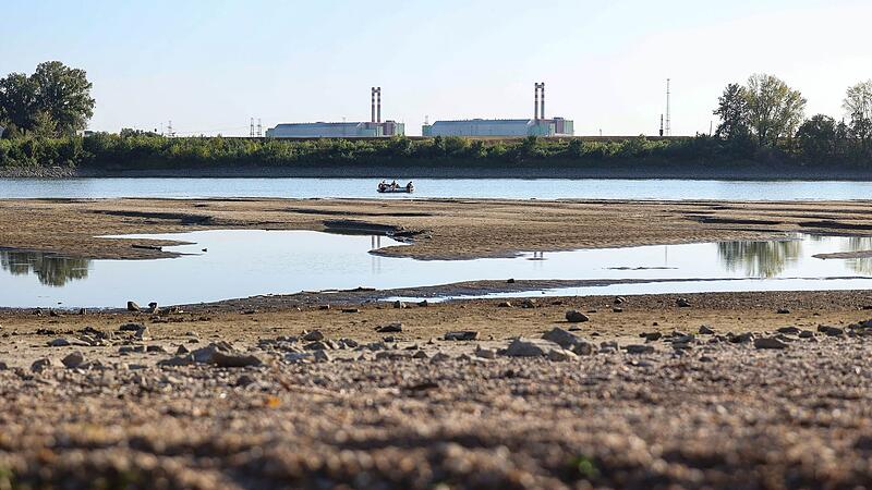 Niedrige Wasserstände der Donau Niedrige Wasserstände der Donau