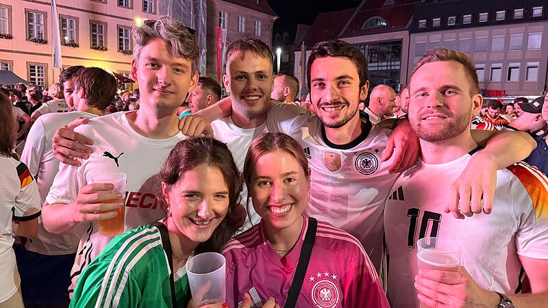 WM-Stimmung auf dem Bamberger Maxplatz WM-Stimmung auf dem Bamberger Maxplatz