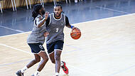 BMA365 Bamberg Baskets - Duell der Jordans: Jordan Wright (rechts) behauptet den Ball gegen seinen Teamkollegen Jordan Jones.