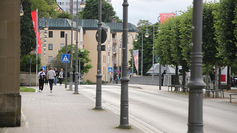 Trotz EM: Etwas Betrieb war auf den Straßen Bad Kissingens noch. Trotz EM: Etwas Betrieb war auf den Straßen Bad Kissingens noch.