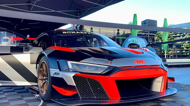 Diesen Audi R8 hat Schaeffler mit innovativen Technologien ausgestattet. Diesen Audi R8 hat Schaeffler mit innovativen Technologien ausgestattet.