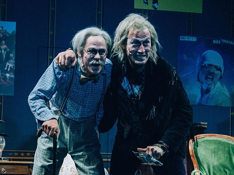 Das Songdrama "Ewig Jung" feierte Premiere am Landestheater Coburg.Premiere "Ewig Jung" am Landestheater Das Songdrama "Ewig Jung" feierte Premiere am Landestheater Coburg.