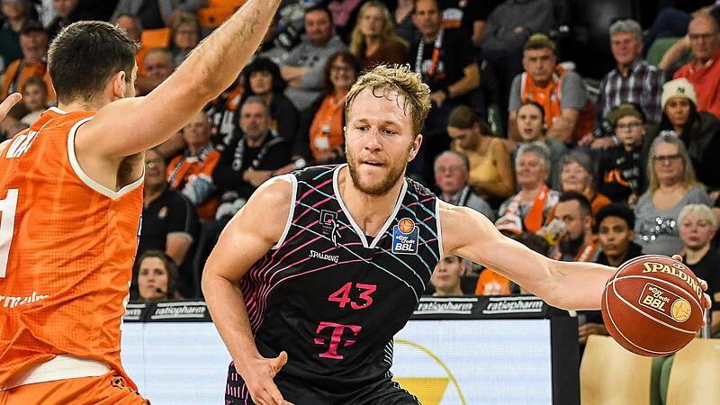 Auch bei den Telekom Baskets Bonn tr&auml;gt Christian Sengfelder das Trikot mit der Nummer 43.