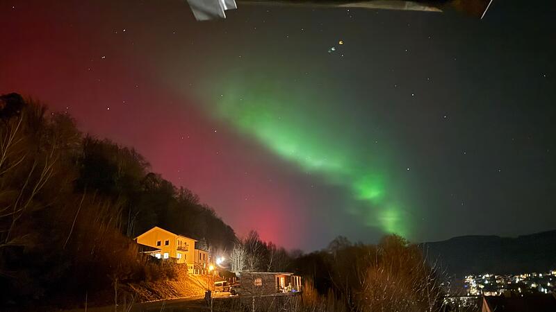 Beeindruckende Polarlichter &uuml;ber Bad Br&uuml;ckenau