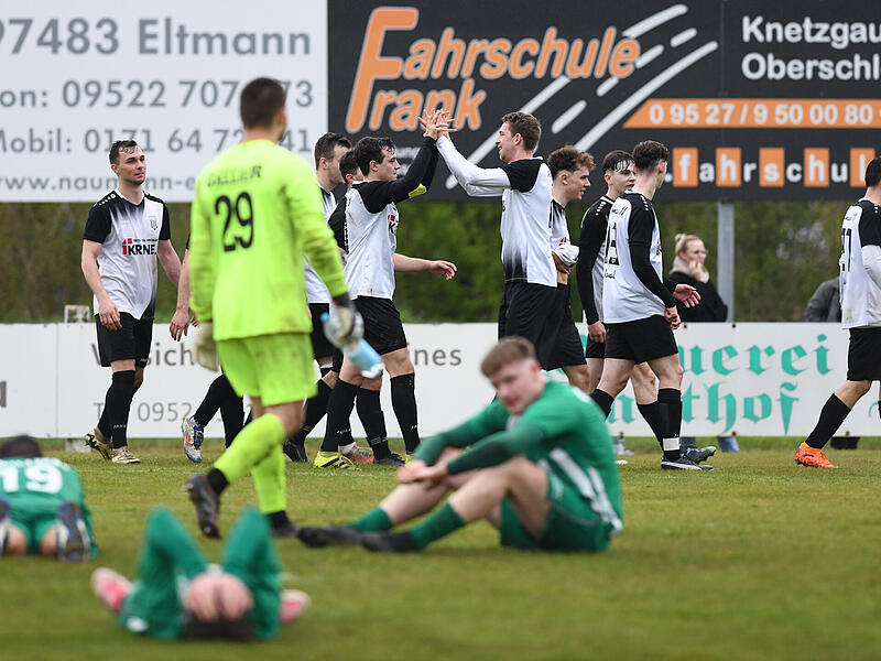 Fabian R&ouml;der schoss das 5:4 f&uuml;r den FC Sand weit in der Nachspielzeit. Die Gro&szlig;bardorfer waren am Boden.