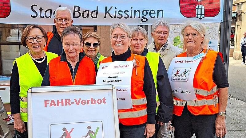Der Seniorenbeirat vor Ort mit (von links) Karin Renner, Hermann-Josef Dresbach, Maria Therese Rottmann, Barbara Thiele, Maria Johannhörster, Gudrun Kreider, Ulrike Berner und Heidi Kessner. Theresia Beier Der Seniorenbeirat vor Ort mit (von links) Karin Renner, Hermann-Josef Dresbach, Maria Therese Rottmann, Barbara Thiele, Maria Johannhörster, Gudrun Kreider, Ulrike Berner und Heidi Kessner. Theresia Beier