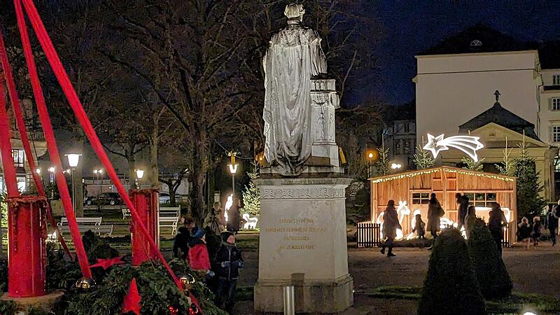 Festbeleuchtung im Kurgarten Festbeleuchtung im Kurgarten