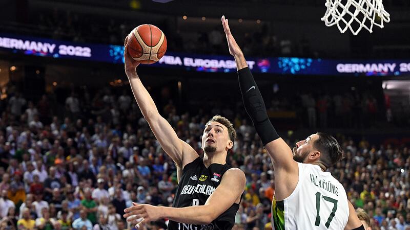 Franz Wagner (links) erzielt gegen seinen NBA-Kollegen Jonas Valanciunas zwei seiner 32 Punkte. Franz Wagner (links) erzielt gegen seinen NBA-Kollegen Jonas Valanciunas zwei seiner 32 Punkte.