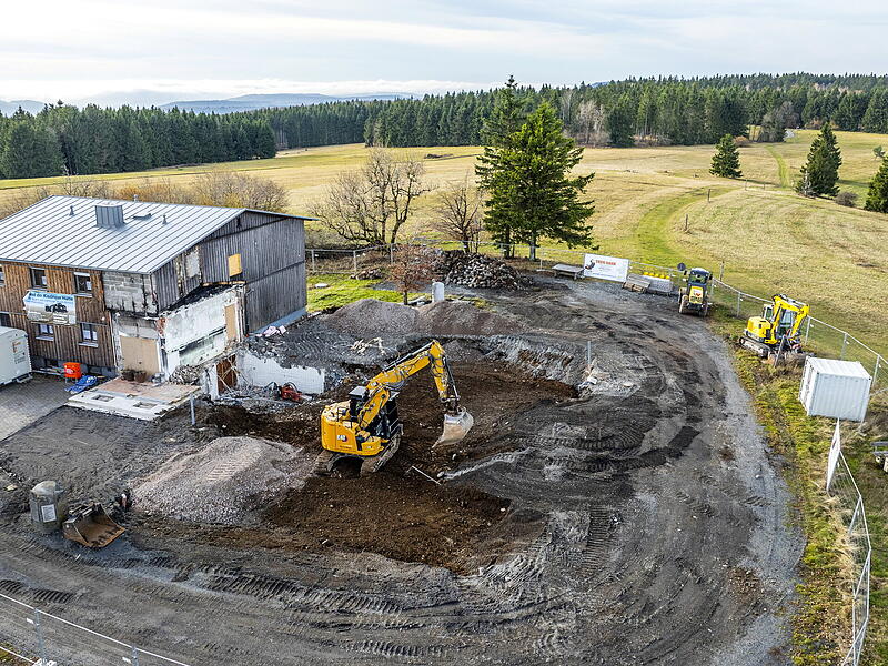 Die Baustelle von oben: Hier soll bis zum 1. Juli des nächsten Jahres die neue Kissinger Hütte stehen.