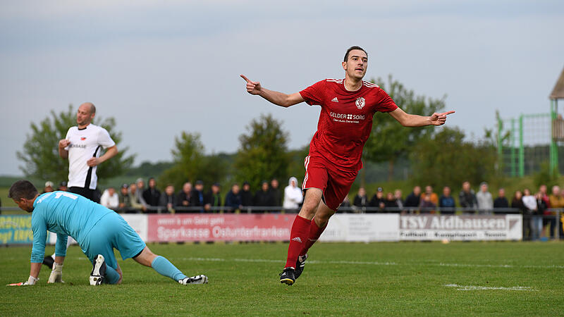 Der Krumer Goalgetter Felix Gro&szlig;e traf zum 2:0 f&uuml;r den FSV.