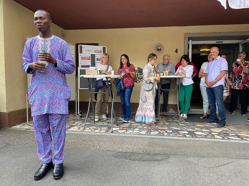Pfarrer Fidelis Kwazu stellt anl&auml;sslich seines 25-j&auml;hrigen Priesterjubil&auml;ums sein Spendenprojekt in Nigeria vor.