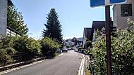 Blick in die Dr.-Hermann-Ehlers-Straße in Neustadt.