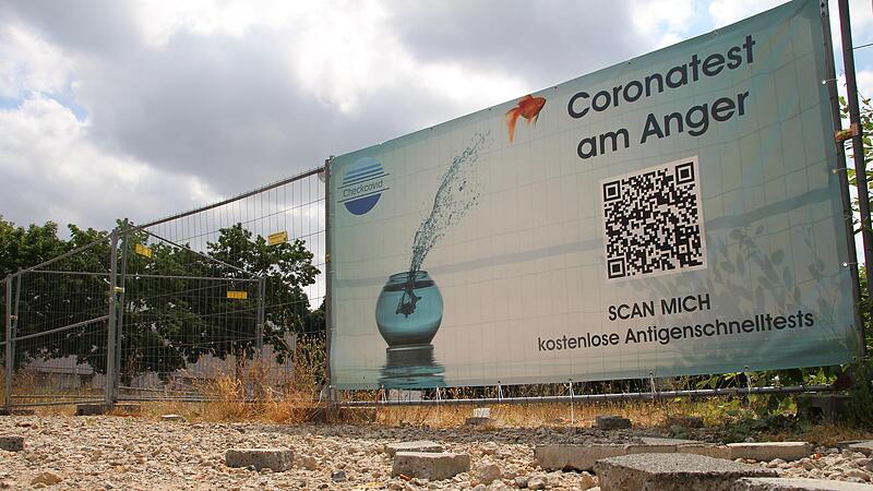 Wer  zahlt? Wie geht&rsquo;s weiter? Die Unsicherheit, was den Betrieb der Test- im Impfezntren in Bayern angeht, ist gro&szlig;.