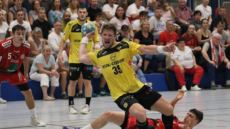 War plötzlich der einzige etatmäßige Kreisläufer im HSC-Aufgebot: Jan Schäffer (beim Abschluss). War plötzlich der einzige etatmäßige Kreisläufer im HSC-Aufgebot: Jan Schäffer (beim Abschluss).