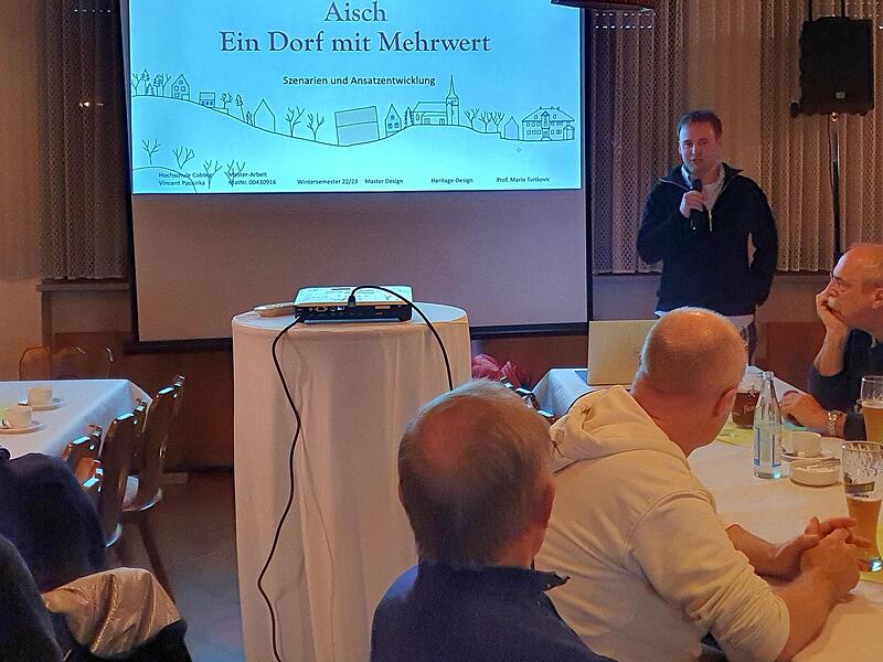 Architekt Vincent Passinka präsentiert seine Ideen für Aisch. Architekt Vincent Passinka präsentiert seine Ideen für Aisch.