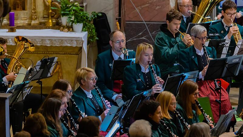 Ein wunderbares Adventskonzert gestaltete der Musikverein Knetzgau vor Kurzem in der  Knetzgauer Kirche.