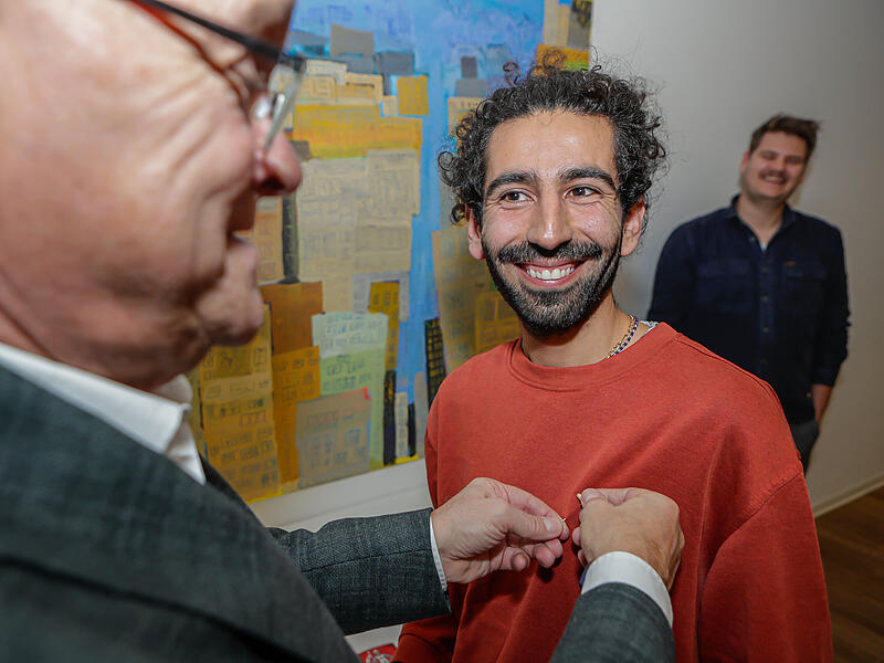 Ibrahim Mohamed hat die Bamberger Bürgernadel in der Kategorie „Junges Engagement“ erhalten.