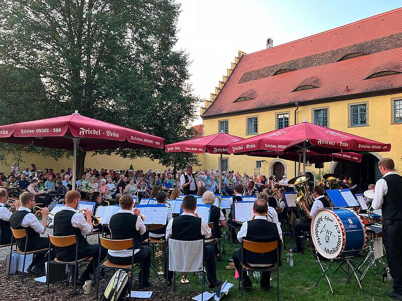 Der beeindruckende Blick auf Musiker und Zuh&ouml;rerm