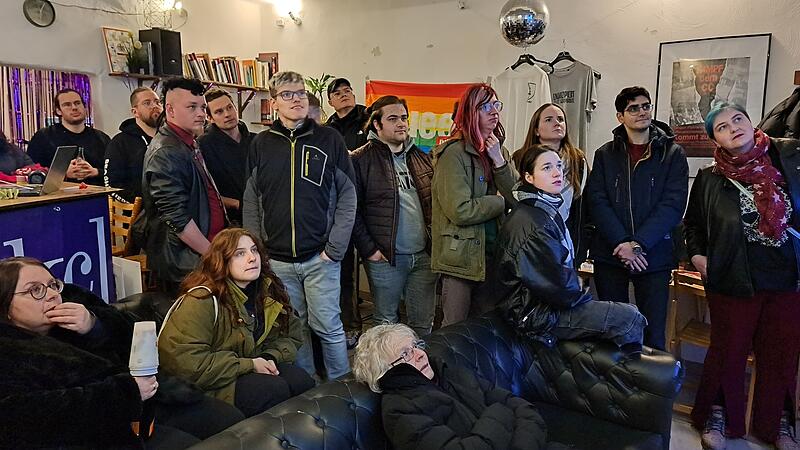 Mit Spannung erwarten die Coburger Linken die Ergebnisse.