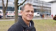„Mir geht es unfassbar gut“, sagt Michael Heiden vor dem Internistischen Zentrum des Uniklinikums Erlangen, drei Monate nach der doppelten Transplantation von Pankreas und Niere.