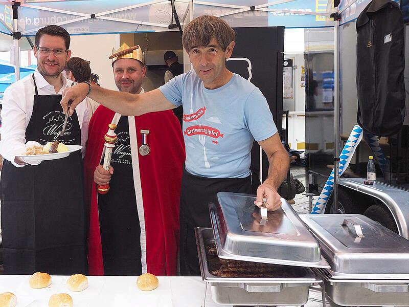 Franken-Bratwurstkönig und OB Sauerteig auf Coburg Klößmarkt