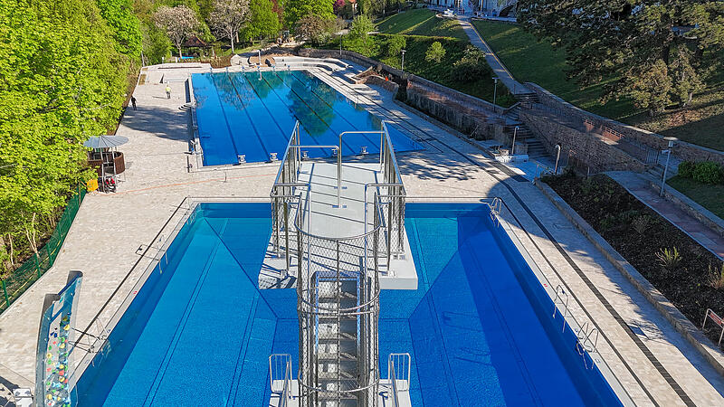 Das Terrassenschwimmbad wird am 15. Mai nach umfangreicher Sanierung wiederer&ouml;ffnet.