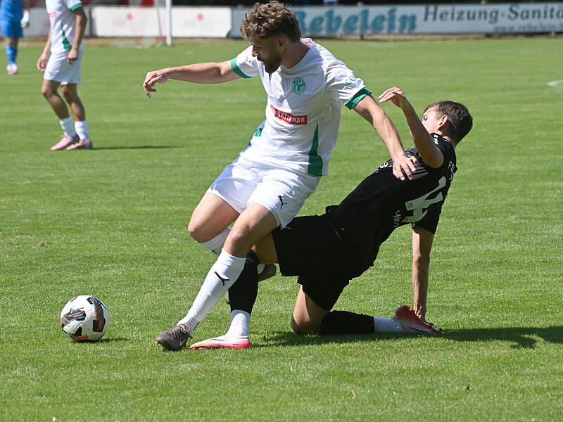 Sport Fußball Saison 2026 / 2027 Bayernliga Nord 02. Spieltag Samstag 25.07.2026 Spielort Sportanlage FSV Stadeln Am Kronacher Wald Fürth Spielbeginn 14.00 h FSV Stadeln gegen TSV Neudrossenfeld Halbzeitergebnis 0:1 Endstand 2:1 Dominik Hahn Michael Sport Fußball Saison 2026 / 2027 Bayernliga Nord 02. Spieltag Samstag 25.07.2026 Spielort Sportanlage FSV Stadeln Am Kronacher Wald Fürth Spielbeginn 14.00 h FSV Stadeln gegen TSV Neudrossenfeld Halbzeitergebnis 0:1 Endstand 2:1 Dominik Hahn Michael
