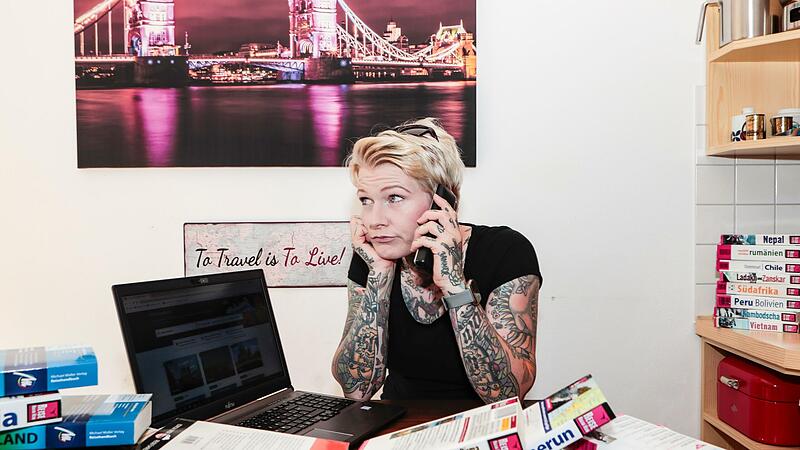 Stundenlang h&auml;ngt Christine Dilzer in der Warteschleife.