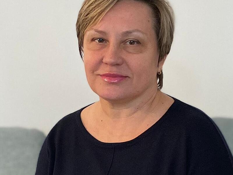 Inna Prokopenko arbeitet als Lehrerin für Deutsch als Zweitsprache in Bad Kissingen. Inna Prokopenko arbeitet als Lehrerin für Deutsch als Zweitsprache in Bad Kissingen.