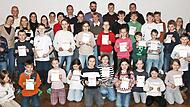 Diese Kinder und Jugendlichen erhielten Sportabzeichen. Diese Kinder und Jugendlichen erhielten Sportabzeichen.