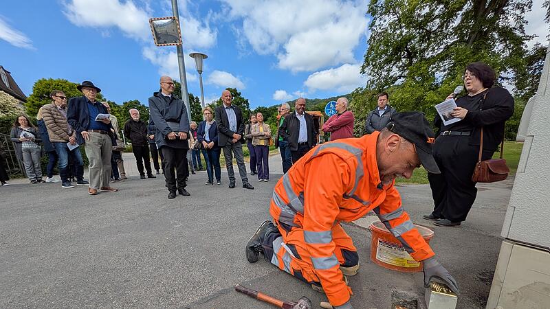 Flora und Karl Pappenheimer stammten aus einer alteingesessenen j&uuml;dischen Familie, die bereits Ende des 17. Jahrhunderts in Bad Kissingen lebte. Sie wurden in einem Vernichtungslager der Nazis 1942 ermordet.