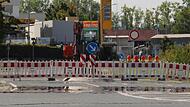 Die B470 in Höchstadt ist seit einigen Tagen gesperrt. Die offizielle Umleitung ist sehr weitläufig eingerichtet. Die B470 in Höchstadt ist seit einigen Tagen gesperrt. Die offizielle Umleitung ist sehr weitläufig eingerichtet.