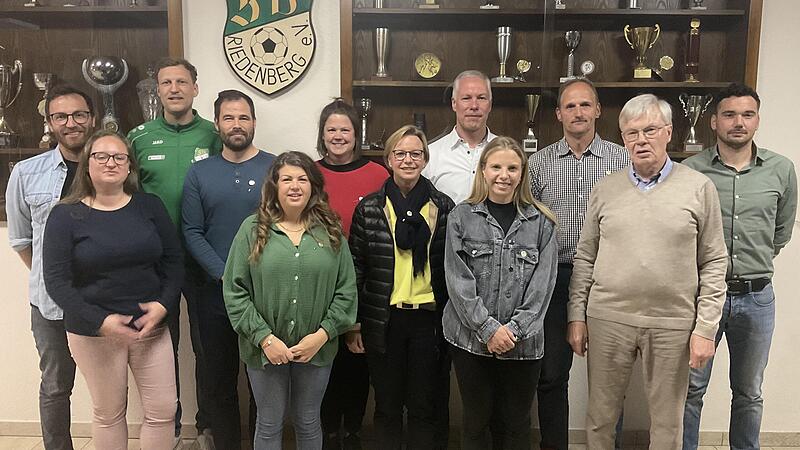 Ehrungen beim SV Riedenberg f&uuml;r 25 Jahre und 40 Jahre treue Mitgliedschaft.