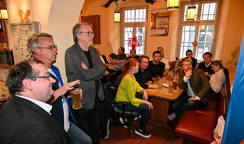 Jubel bei der CSU-Wahlparty im Ambr&auml;usianum in der Bamberger Sandtra&szlig;e