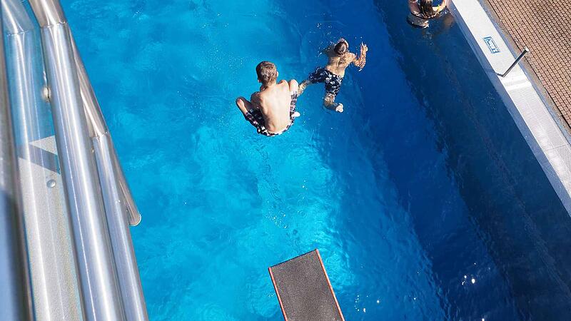 Schwimmb&auml;der Neustadt mit Verlust - Privat-Betreiber gesucht