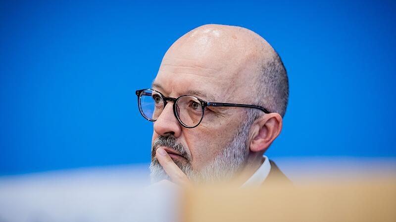 F&uuml;hrende Wirtschaftsinstitute stellen neue Konjunkturprognose vo