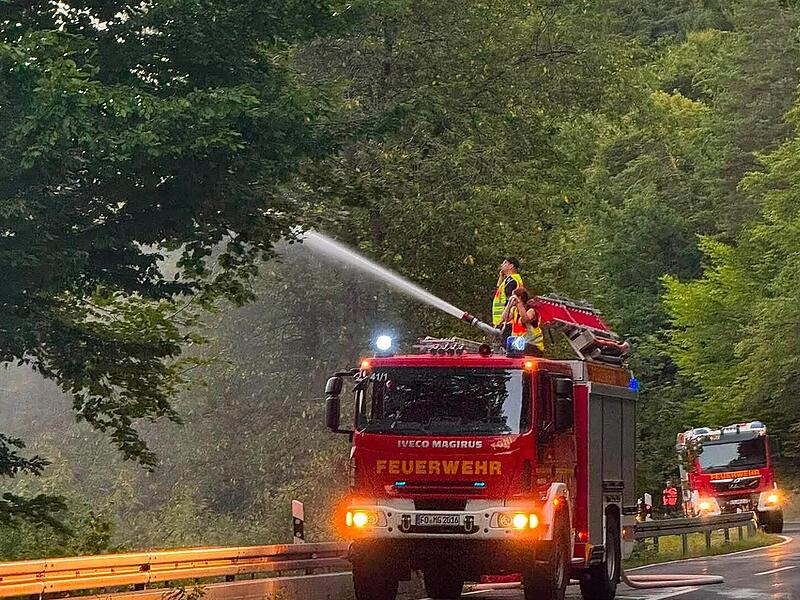 Feuerwehr Gößweinstein mit ungewöhnlichem Einsatz: "Natur ruft um Hilfe" Feuerwehr Gößweinstein mit ungewöhnlichem Einsatz: "Natur ruft um Hilfe"