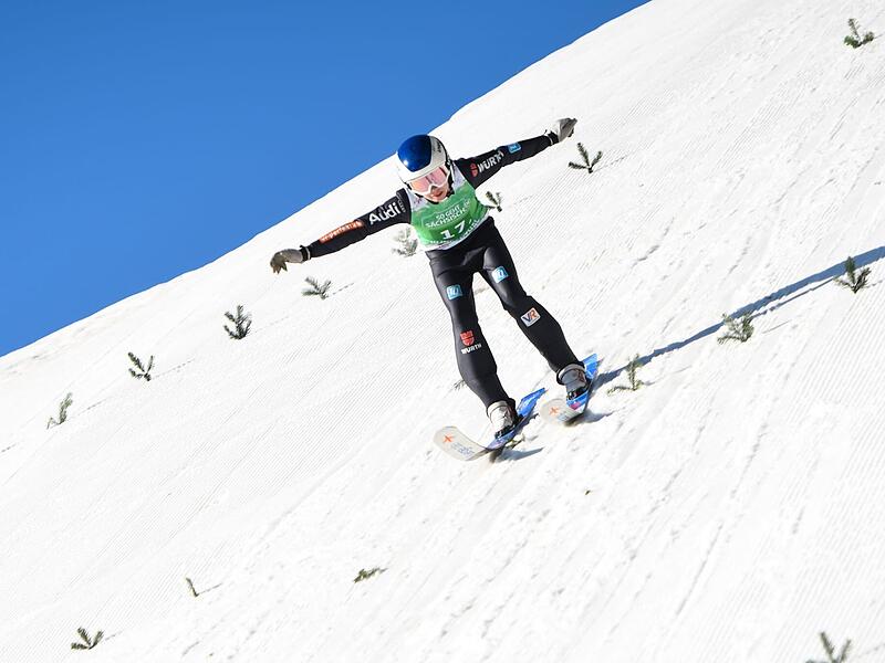 Gute Haltungsnoten: Der Kulmbacher Finn Weigel landet nach einem langen Satz sicher.