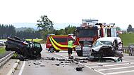 Zwei Tote nach Unfall auf Bundesstaße 12 Zwei Tote nach Unfall auf Bundesstaße 12