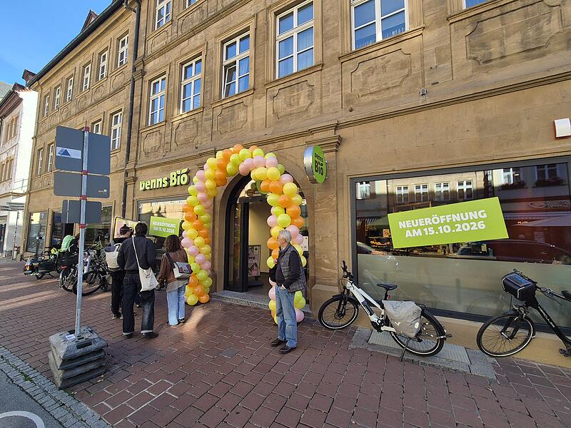 Viel Andrang bei der Eröffnung des neuen Denns Biomarkt in der Langen Straße in Bamberg. Viel Andrang bei der Eröffnung des neuen Denns Biomarkt in der Langen Straße in Bamberg.