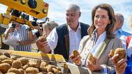 Kartoffel-Erntepressefahrt mit Ministerin Kaniber